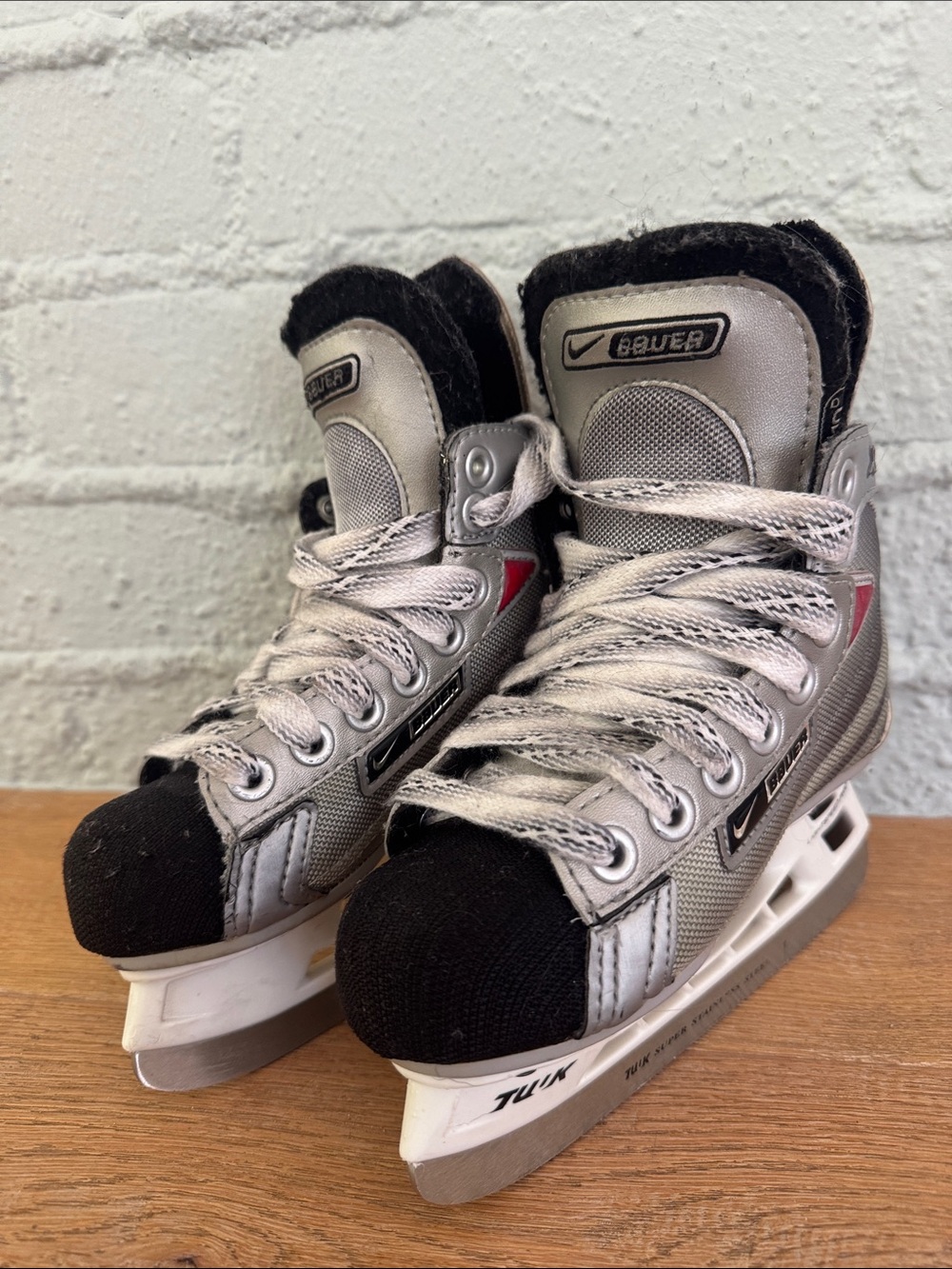 Bauer Kids Silver and Black Hockey Skates with Red Accent Size Y11